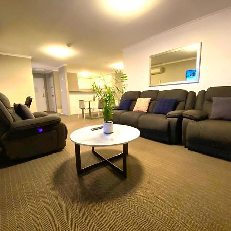 2 Bed 2 Bath Apartment In Braddon, Canberra - Pool, Gym And Free Parking מראה חיצוני תמונה