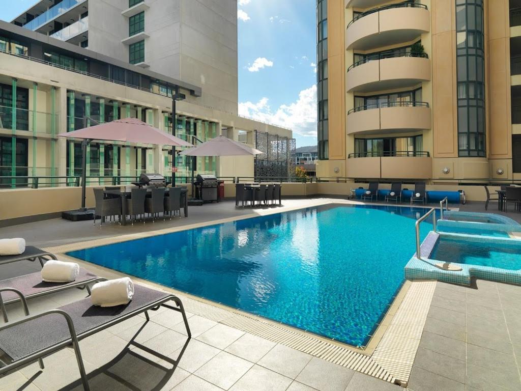 2 Bed 2 Bath Apartment In Braddon, Canberra - Pool, Gym And Free Parking מראה חיצוני תמונה